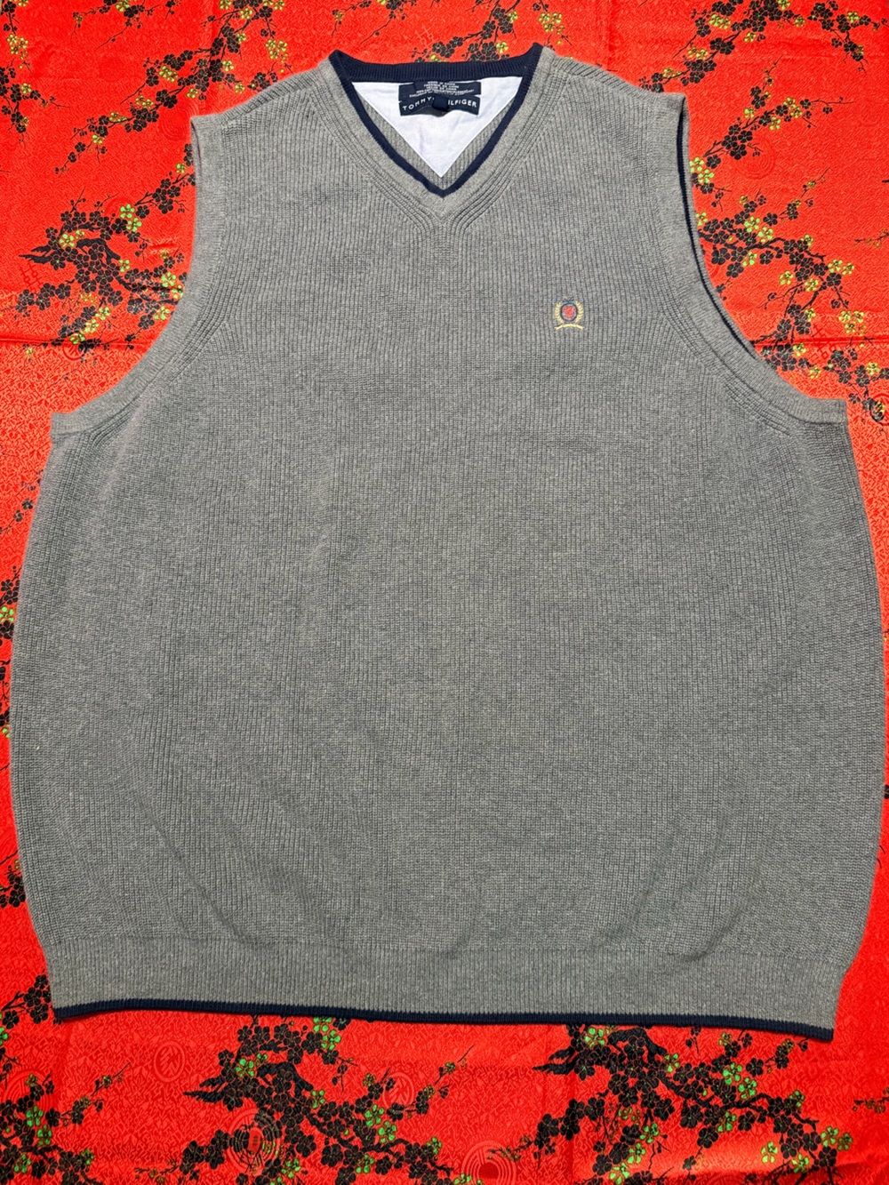 Tommy Hilfiger Gray Ribbed Vtg. Sweater vest w Contrast Trim